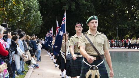 are shops open on anzac day victoria